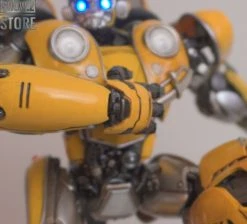 5U Model Bumblebee Deluxe Figure Transformers DLX Collectible Series -model store 2580de363f