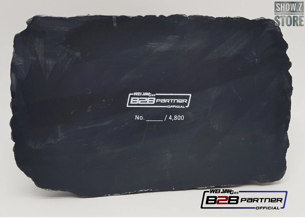 Weijiang MPP-10 Commander Optimus Prime Battle Damaged Oversized Limited Edition W/ Custom Display Base 11 Weijiang MPP-10 Commander Optimus Prime Battle Damaged Oversized Limited Edition W/ Custom Display Base - Image 9