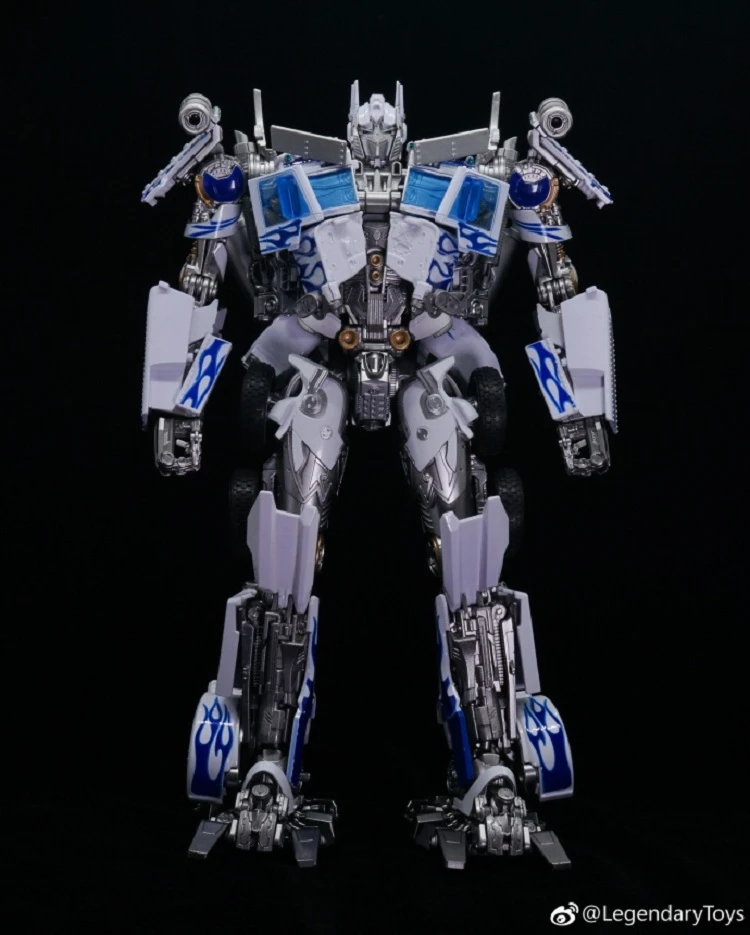 LegendaryToys LT02-W Optimus Prime MPM-04 White Version 5 LegendaryToys LT02-W Optimus Prime MPM-04 White Version - Image 3