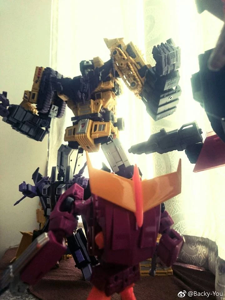 Toyworld TW-C07Y Constructor Devastator 12 Toyworld TW-C07Y Constructor Devastator - Image 10