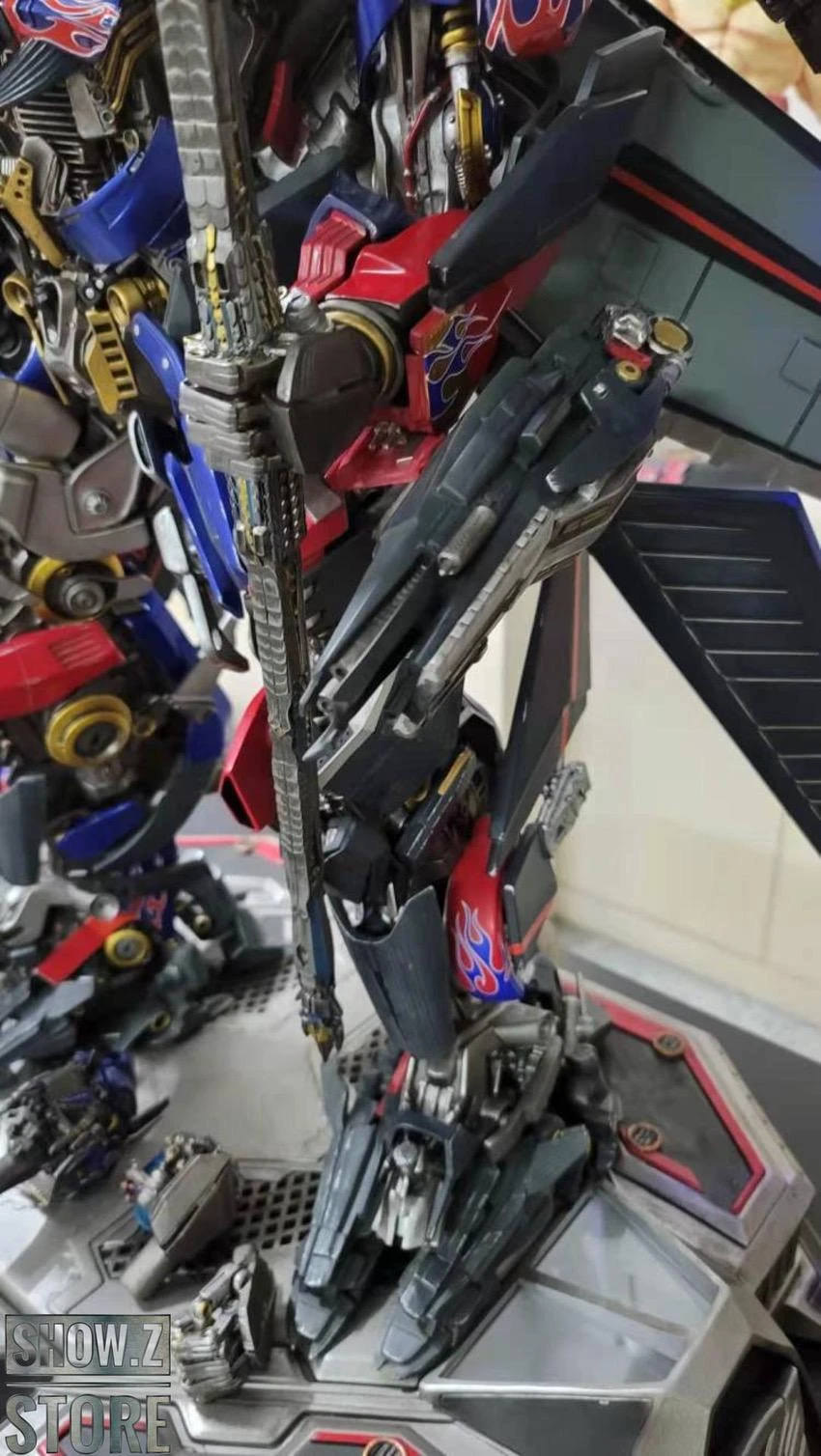 HEAT Studio Custom Made Jetpower Optimus Prime Statue 17 HEAT Studio Custom Made Jetpower Optimus Prime Statue - Image 15