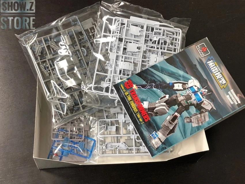 Flame Toys Furai Model Ultra Magnus Model Kit IDW Version 5 Flame Toys Furai Model Ultra Magnus Model Kit IDW Version - Image 3