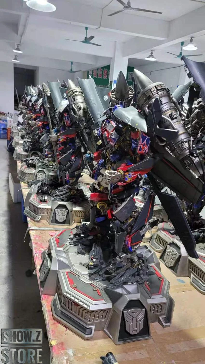 HEAT Studio Custom Made Jetpower Optimus Prime Statue 15 HEAT Studio Custom Made Jetpower Optimus Prime Statue - Image 13