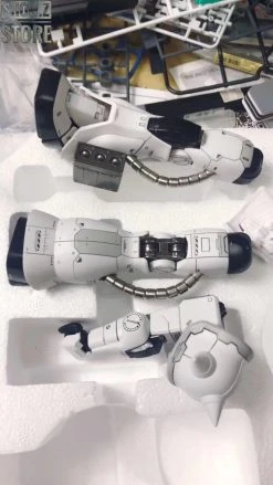 Metal Soldier MS 1/100 MS-06J MS06J Zaku II White Ogre Gundam Mobile Suit -model store ce4b4f045d