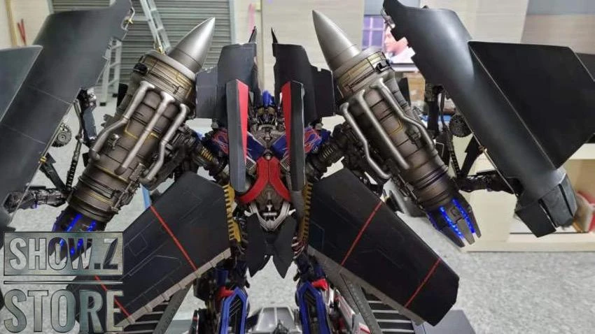 HEAT Studio Custom Made Jetpower Optimus Prime Statue 5 HEAT Studio Custom Made Jetpower Optimus Prime Statue - Image 3