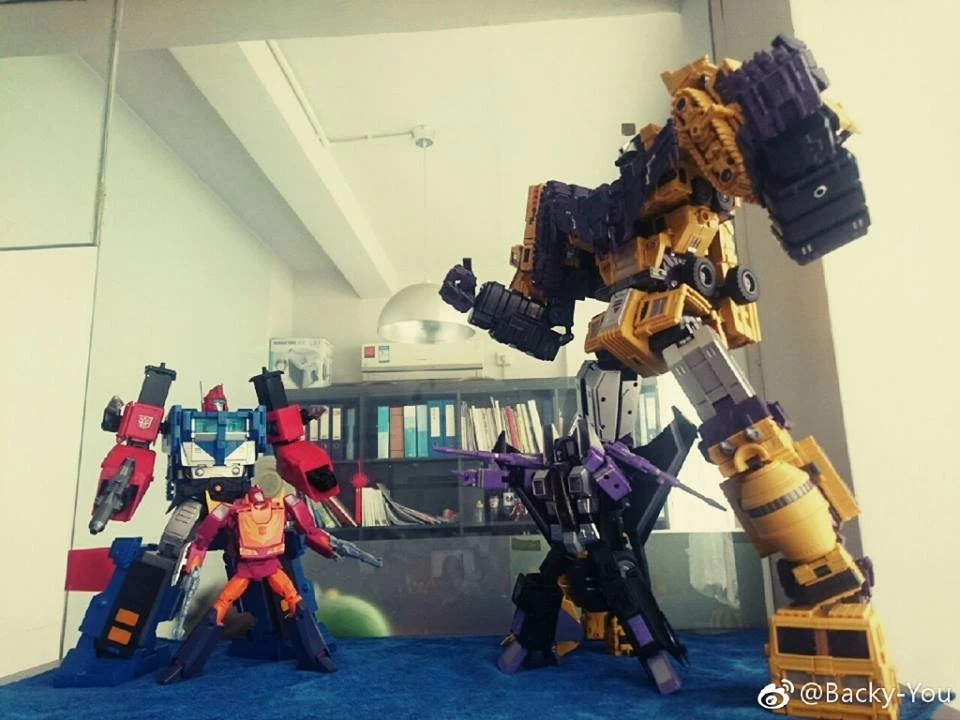 Toyworld TW-C07Y Constructor Devastator 16 Toyworld TW-C07Y Constructor Devastator - Image 14