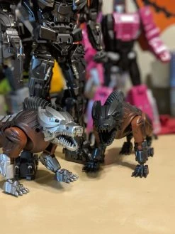 Unique Toys UT Steeljaw For Perukill AOE Lockdown Set Of 2 -model store fcc844ab86